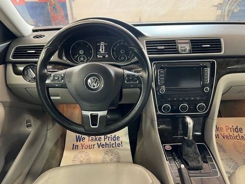 Used 2015 Volkswagen Passat TDI SEL Premium FWD image 7
