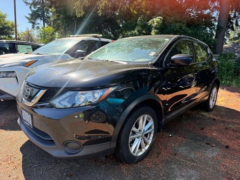 Used 2018 Nissan Rogue Sport S w/ S Appearance Package AWD/4WD image 1