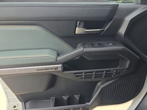 Used 2025 Toyota Tacoma 4x4 Double Cab Hybrid image 10