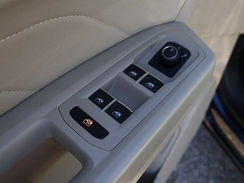 Certified 2022 Volkswagen Atlas SE image 11