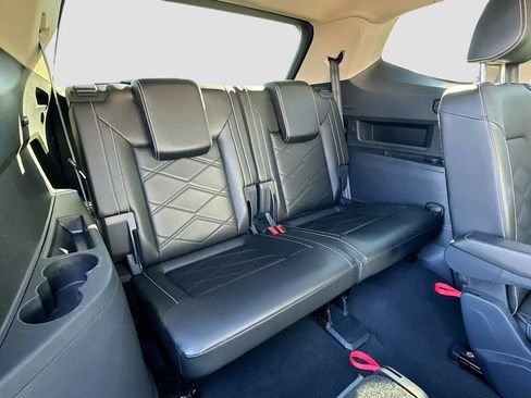 Used 2024 Volkswagen Atlas SE image 35