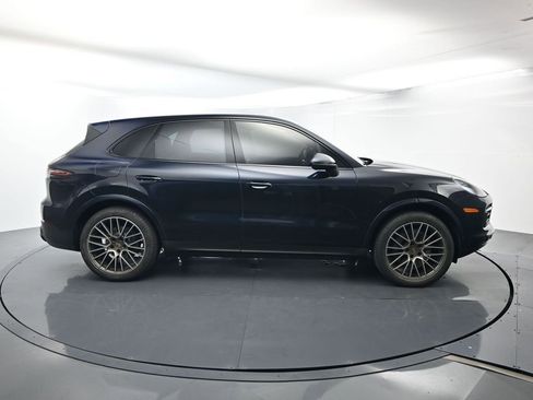 Certified 2023 Porsche Cayenne S Platinum AWD/4WD image 16