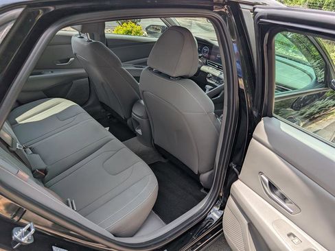 Certified 2024 Hyundai Elantra Blue image 14