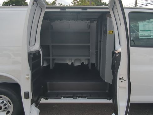 New 2025 GMC Savana 2500 Extended w/ Driver Convenience Package image 31