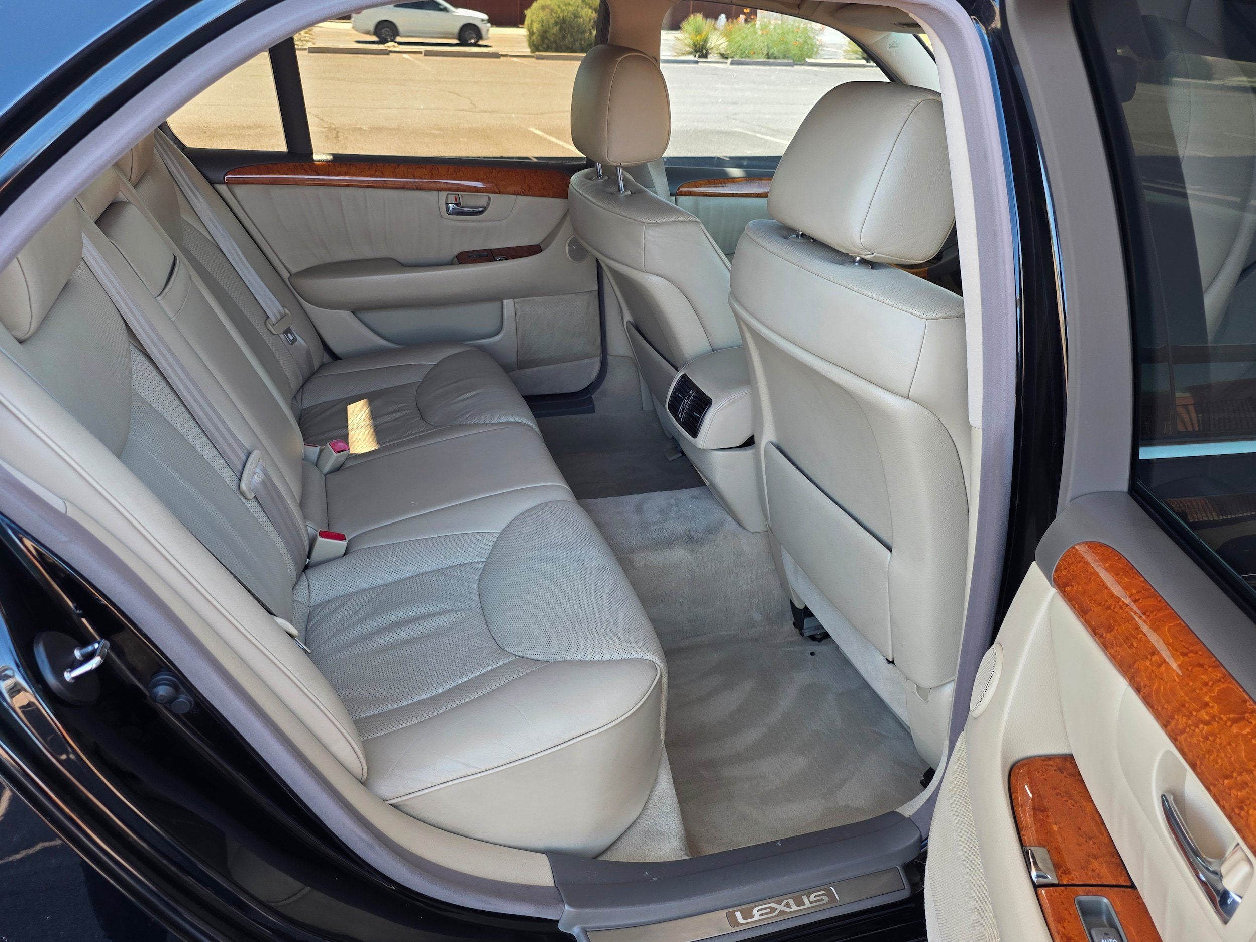 Used 2004 Lexus LS 430 RWD image 28