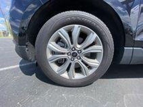 Used 2024 Ford Edge Titanium AWD/4WD image 4