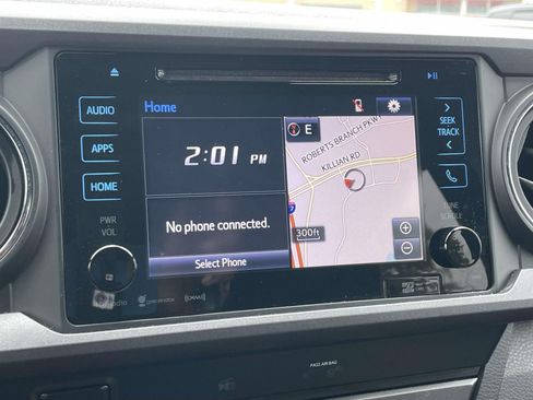 Used 2019 Toyota Tacoma TRD Sport AWD/4WD image 25