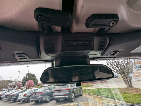 Certified 2025 Jeep Gladiator Sport image 24