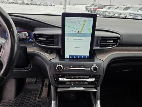 Used 2020 Ford Explorer Platinum w/ Premium Technology Package image 24