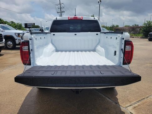 New 2026 GMC Canyon Elevation w/ Convenience Package RWD image 6