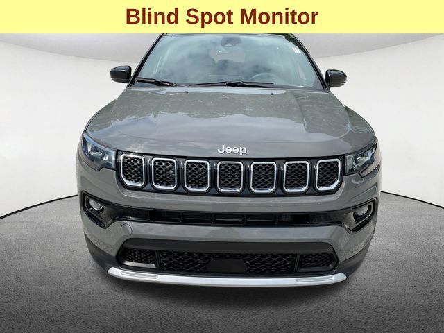 Used 2023 Jeep Compass Limited AWD/4WD image 4