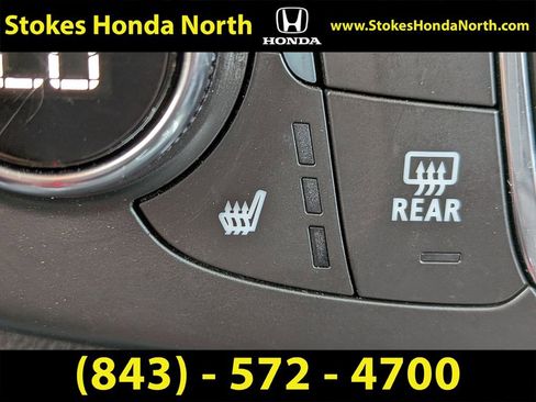 Used 2021 Chevrolet Traverse LT w/ LT Premium Package image 24