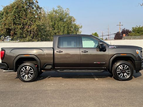Used 2021 GMC Sierra 2500 AT4 w/ AT4 Preferred Package image 3