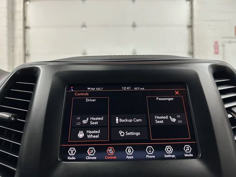 Used 2019 Jeep Cherokee Latitude Plus w/ Cold Weather Group AWD/4WD image 30