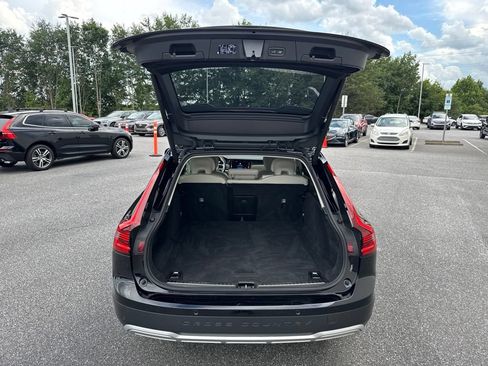 Used 2025 Volvo V90 B6 Cross Country Plus AWD/4WD image 10