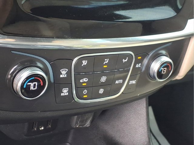 Used 2023 Chevrolet Traverse LS FWD image 12