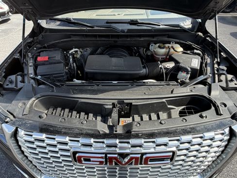 Used 2021 GMC Yukon Denali w/ Denali Ultimate Package AWD/4WD image 38