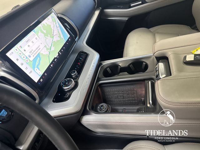 Certified 2025 Ford Expedition Active AWD/4WD image 29