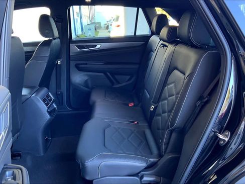 New 2026 Volkswagen Atlas Cross Sport SE FWD image 19