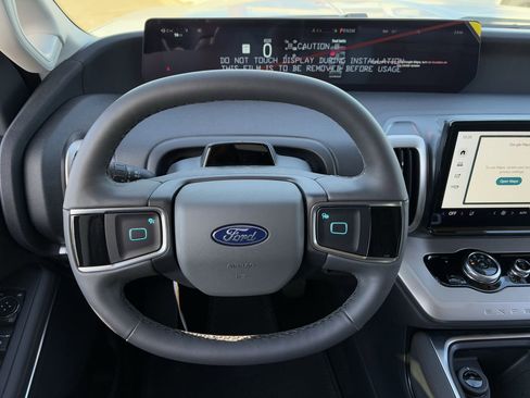 New 2025 Ford Expedition Active image 43