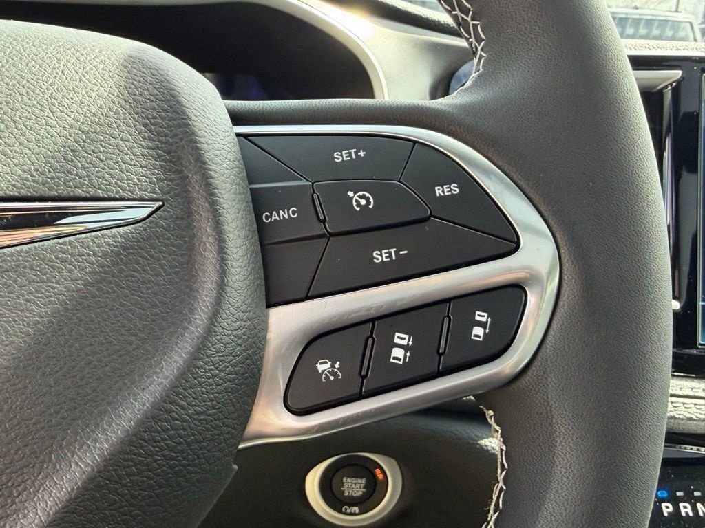 New 2026 Chrysler Pacifica Select FWD image 17