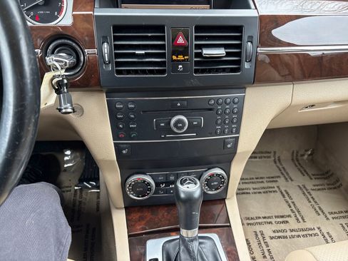 Used 2011 Mercedes-Benz GLK 350 4MATIC image 18
