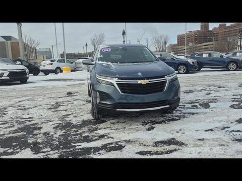Used 2024 Chevrolet Equinox LT image 3