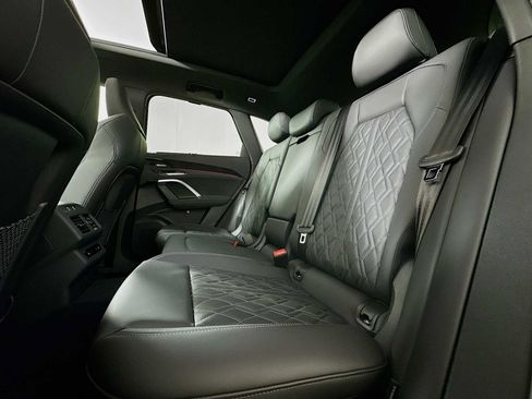 New 2025 Audi SQ5 Prestige image 23