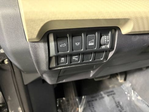 Used 2020 Subaru Ascent Premium w/ Convenience Package AWD/4WD image 13