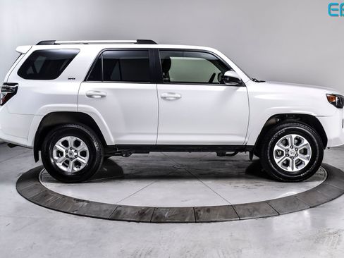 Used 2024 Toyota 4Runner SR5 AWD/4WD image 7