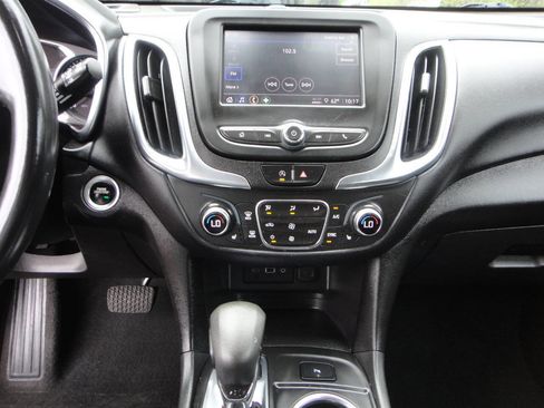 Used 2022 Chevrolet Equinox LT AWD/4WD image 8