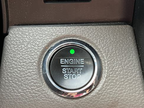 Used 2018 Ford F150 Lariat w/ Equipment Group 502A Luxury AWD/4WD image 24