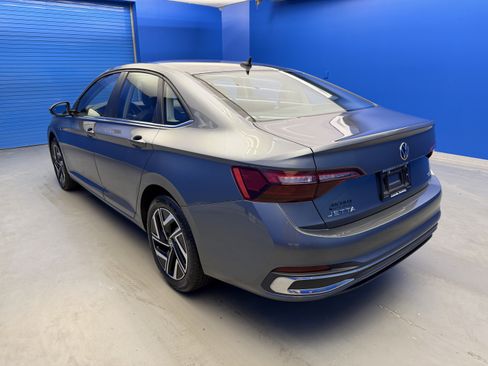 Used 2024 Volkswagen Jetta SEL FWD image 5