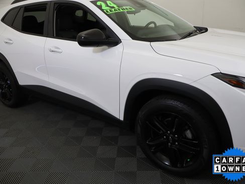 Used 2024 Chevrolet Trax ACTIV w/ Sunroof Package image 4