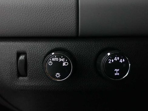 Used 2019 Chevrolet Colorado W/T w/ Custom Special Edition image 17