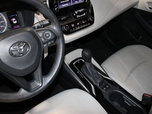 Used 2020 Toyota Corolla LE FWD image 14