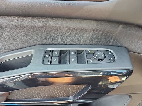 Used 2024 Nissan Pathfinder SV FWD image 26