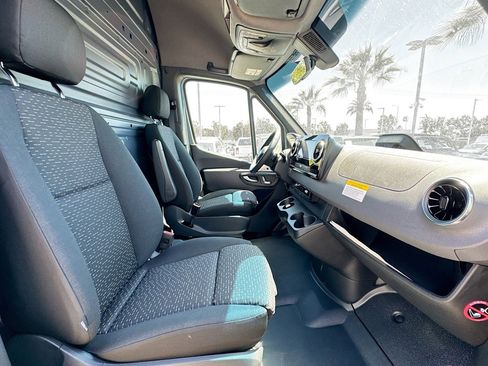New 2025 Mercedes-Benz Sprinter 2500 image 23