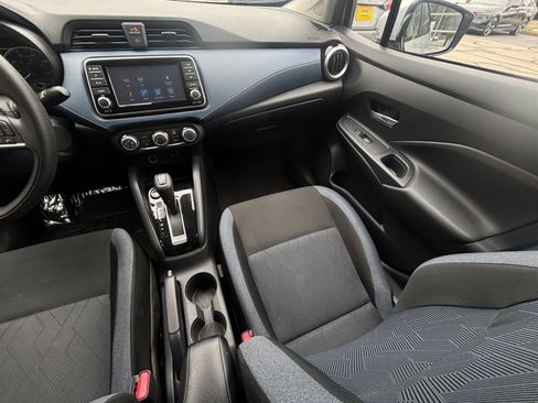 Used 2025 Nissan Versa SV FWD image 39