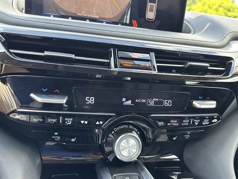 Used 2024 Acura MDX SH-AWD w/ Technology Package image 40