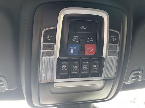 Used 2025 RAM 1500 Laramie w/ Laramie Southwest Edition AWD/4WD image 33