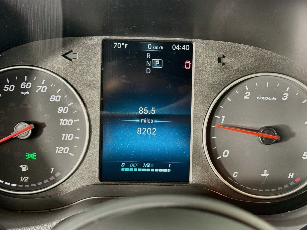 Used 2024 Mercedes-Benz Sprinter 2500 image 12