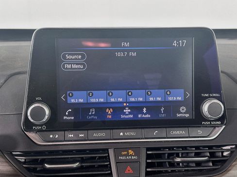 Used 2025 Nissan Altima 2.5 SV FWD image 21