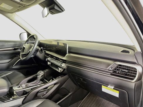 Used 2025 Kia Telluride S FWD image 35
