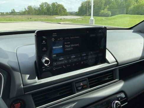 Used 2025 Honda Pilot Black Edition image 24