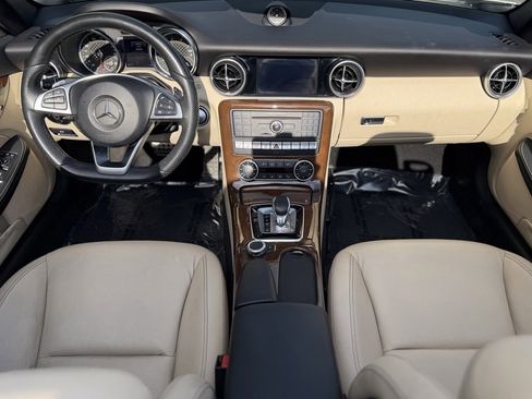 Used 2019 Mercedes-Benz SLC 300 image 34