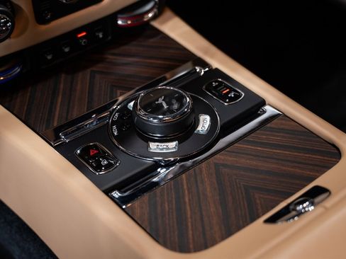 Used 2019 Rolls-Royce Wraith image 49