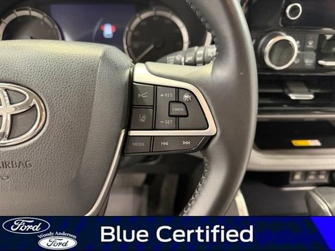 Used 2023 Toyota Highlander XLE FWD image 12