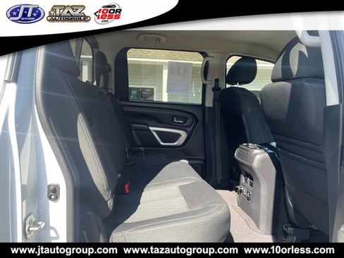 Used 2019 Nissan Titan SV w/ SV Convenience Package AWD/4WD image 13