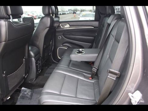 Used 2018 Jeep Grand Cherokee Summit w/ Platinum Series Group AWD/4WD image 26
